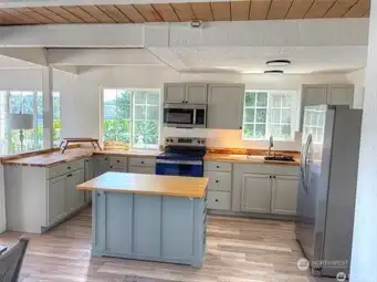 Welcome to your brand new kitchen!