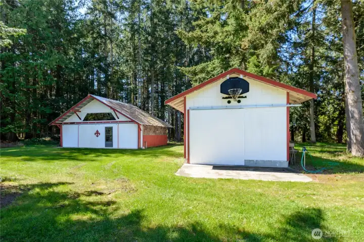 Outbuilding and barn, which features power and water hook-ups