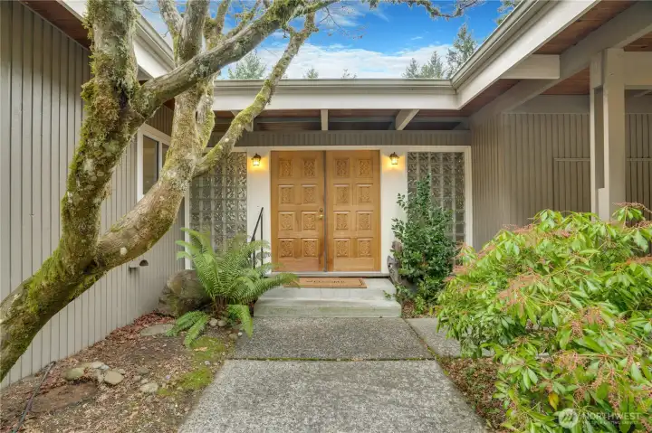 Enjoy the best of University Place living—peaceful surroundings with easy access to world-class golf, city parks and trails, Whole Foods, and the city center.