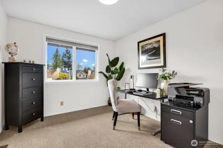 4th bedroom, office, or flex-space