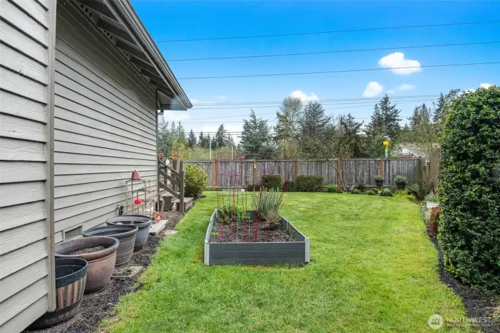 Plenty of space for gardening!