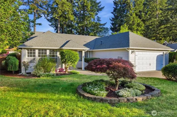 Beautiful one level rambler in desireable Oakbrook!