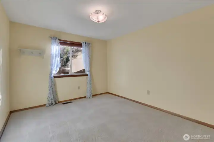 3rd guest bedroom was used as an office.