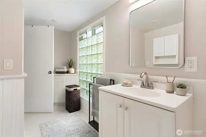 Main House Bathroom (Virtually Staged)