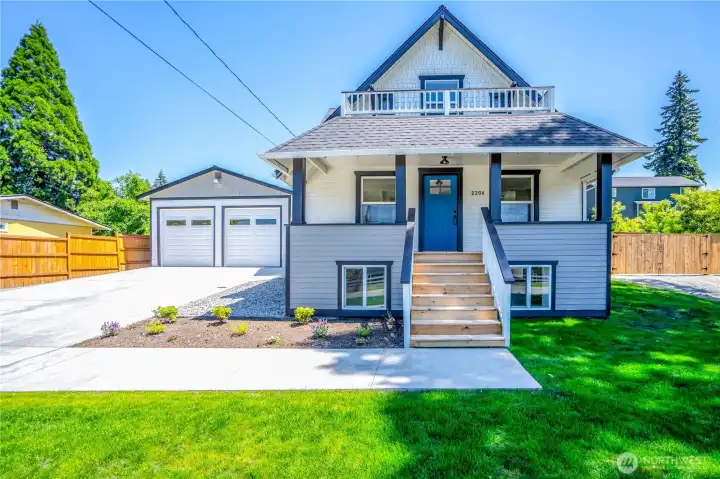 Completely remodeled 4 Bedroom, 3.25 Bath 1927 Craftsman Home