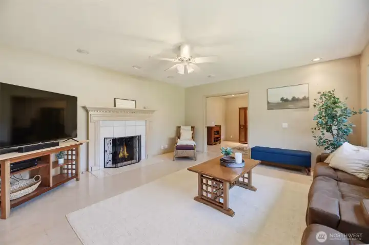 Front Living room with Gas Fireplace