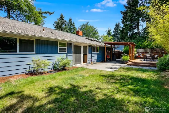 Good sized back yard. And 4 acres across the street! Good sized back yard. And 4 acres across the street!