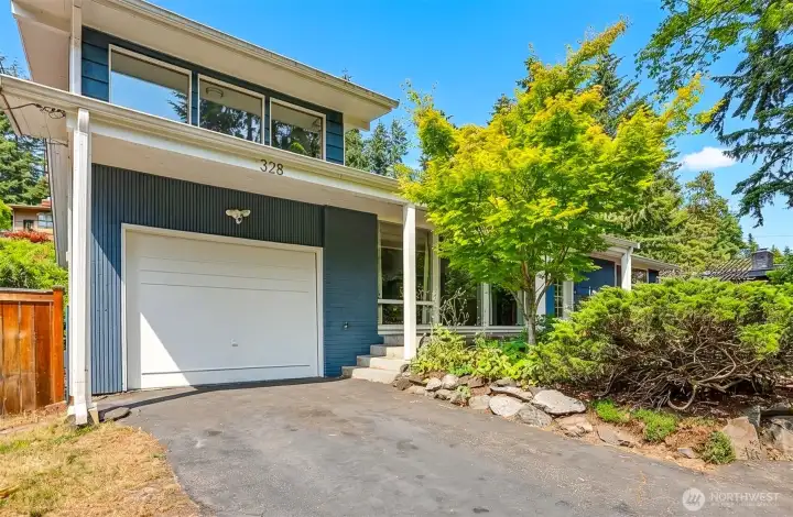 One car garage. One car garage.
