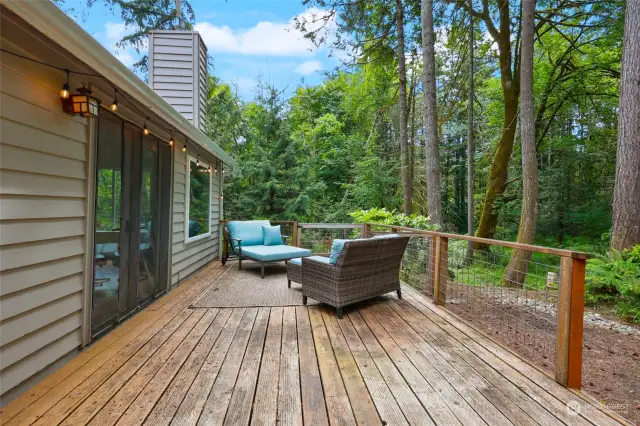 With a little TLC, this deck is bound to be the favored hangout. :)