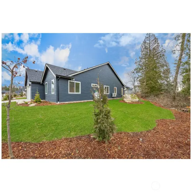 The reserve tract gives the feel of a larger yard space.