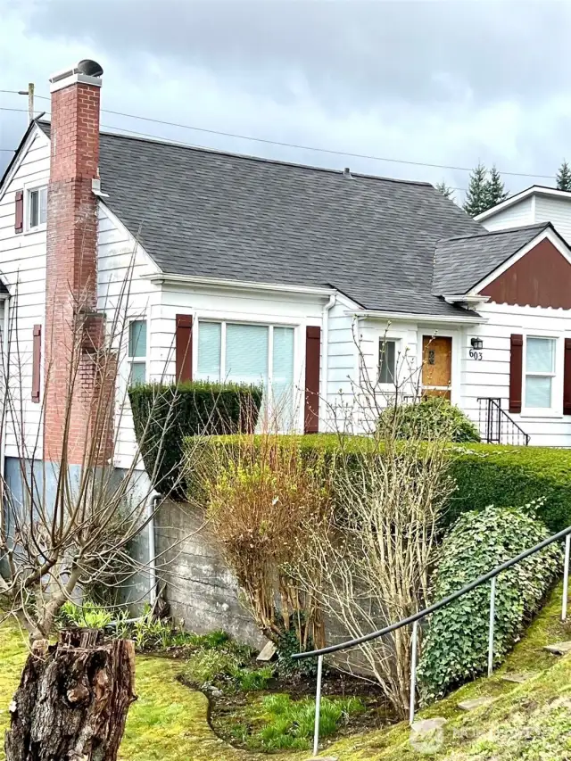 Mature landscaping with lots of extra spaces to grow
