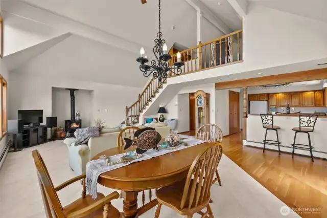Large open dining area, perfect for gatherings!
