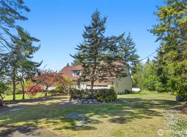 Circular driveway!