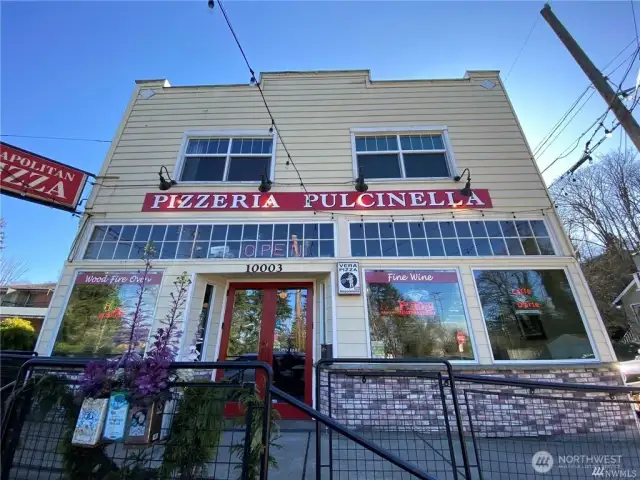 Only three blocks away – Best pizza, Pizzeria Pulcinella!!