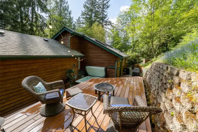Deck on the first terrace.