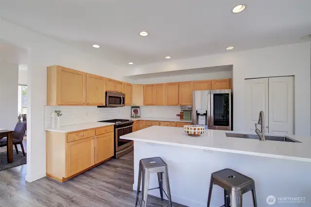 So much cabinet and counter space in this kitchen!