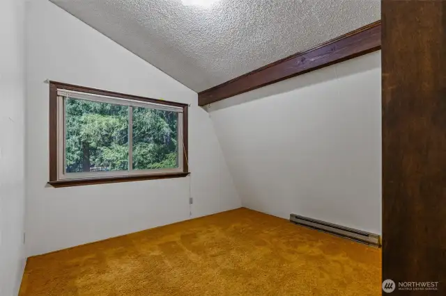 4th room great for an office or craft room