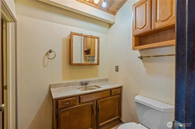 Upstairs 3/4 bath
