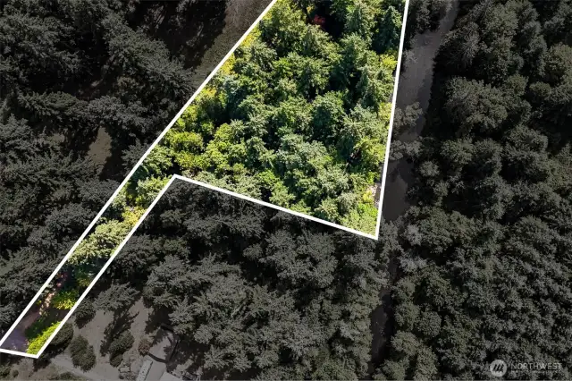 Deschutes River parcel with private gated entry for owners and guests only