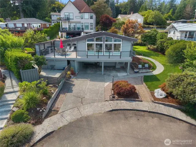 Welcome home to 1313 Ebb Tide Terrace!