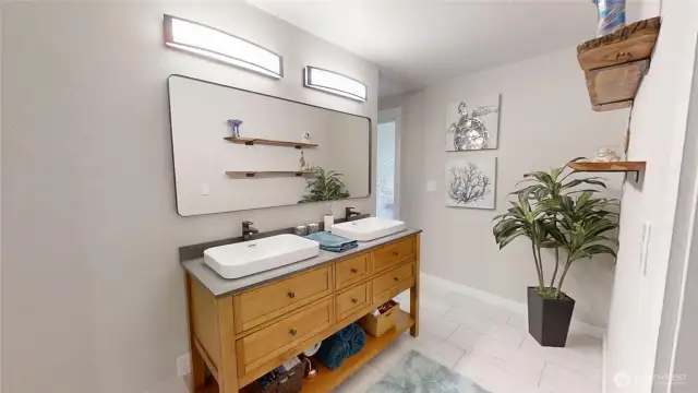 Newly updated primary bath