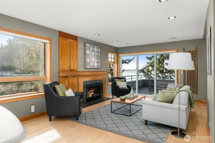 Great room with gas fireplace off of kitchen