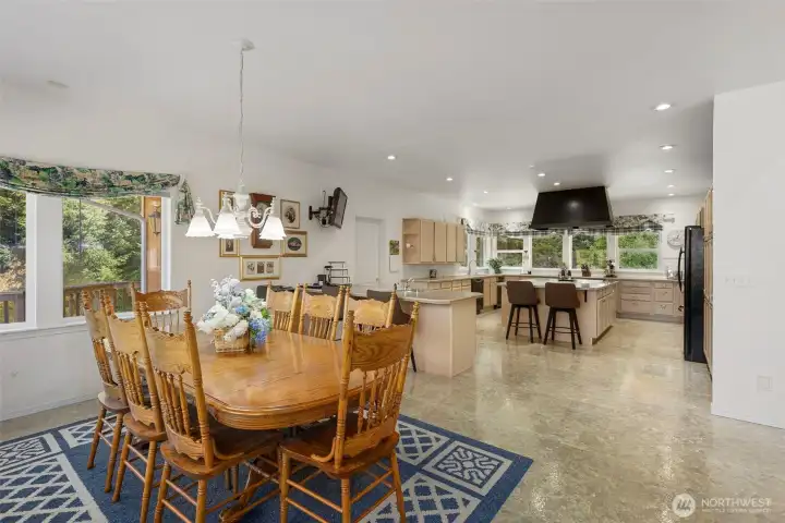 Kitchen - Dining