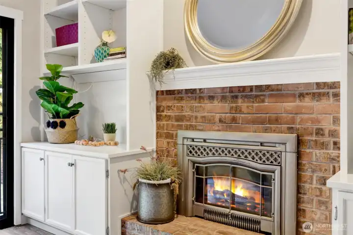 Gas fireplace in the family room.