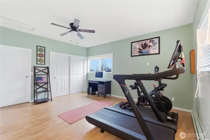 Flex room/exercise room