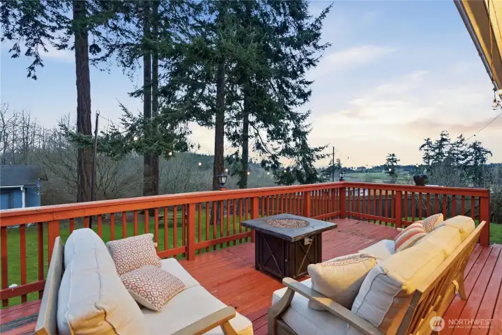 imagine sitting out by the fire watching the sunset