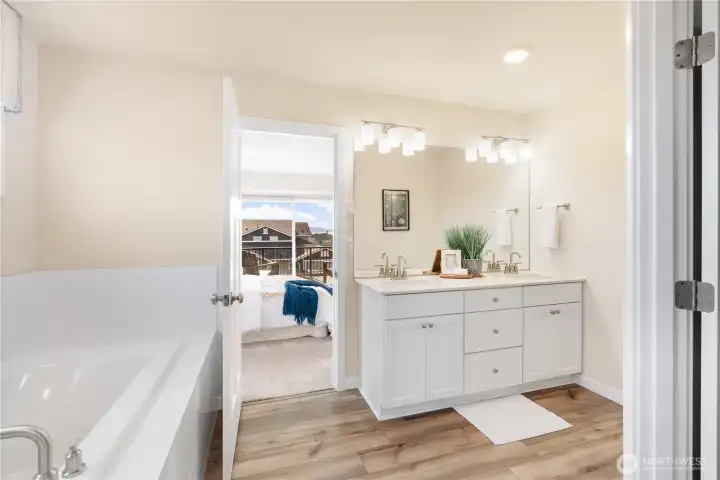 5-piece ensuite Primary Bathroom