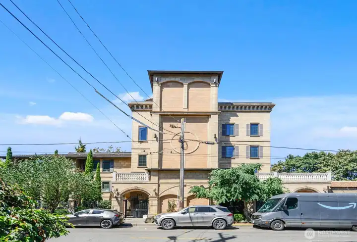 Boutique building on a tree lined North Capitol Hill site. Easy access to transit and walkable to shops and restaurants.