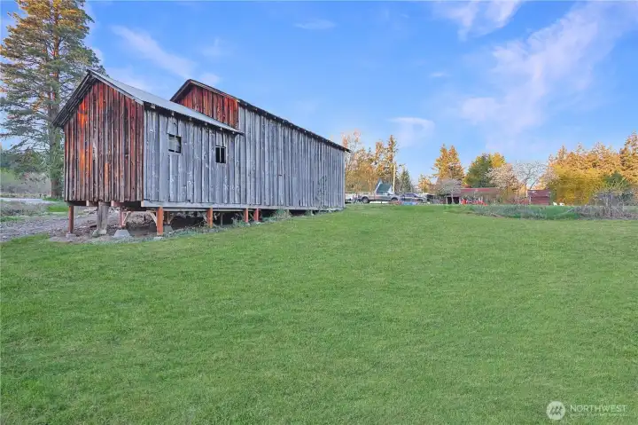 Great space for woodworking!