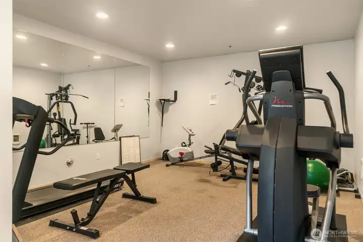 Exercize Room w/ Newer Equpment