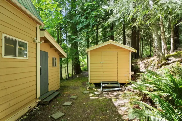 2 Storage Sheds