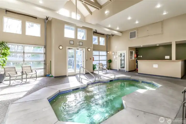 Jetted tub area - closer look