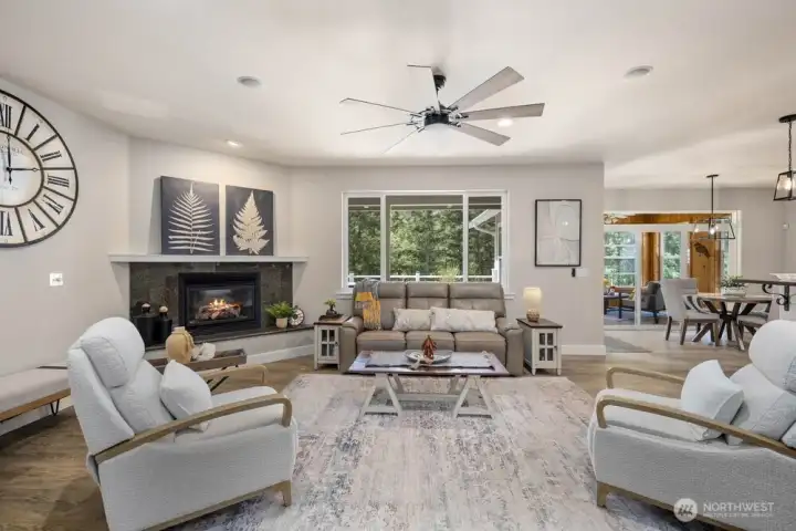 Light-filled family room w/fireplace and room to relax
