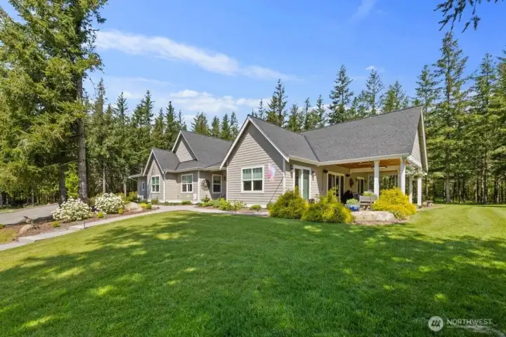 Luxury cottage-style DADU w/privacy and charm, this is a must see!