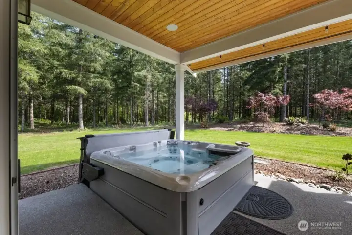 Relax and unwind in the newer, meticulously maintained hot tub