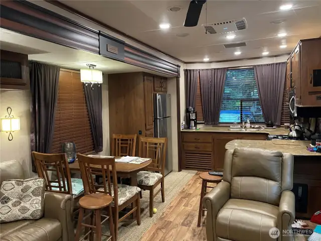 Plenty of room in the kitchen