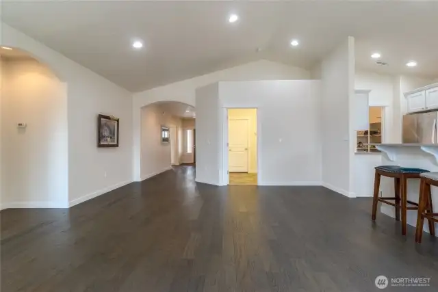 Vaulted ceilings & Spacious Living area