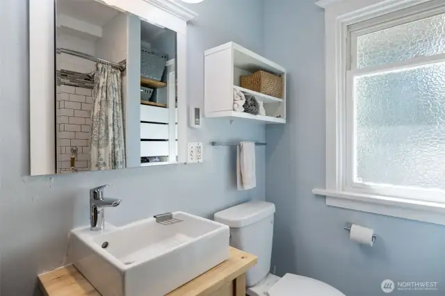 Updated main level full bathroom