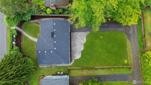 Home backs up to the alley for easy access to build ADU or shop