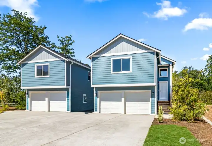 Photographs are for illustrative purposes only. Features, finishes, interior/exterior colors, landscaping and floorplan shown may vary from actual homes built.