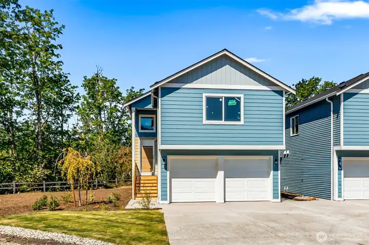 Photographs are for illustrative purposes only. Features, finishes, interior/exterior colors, landscaping and floorplan shown may vary from actual homes built.