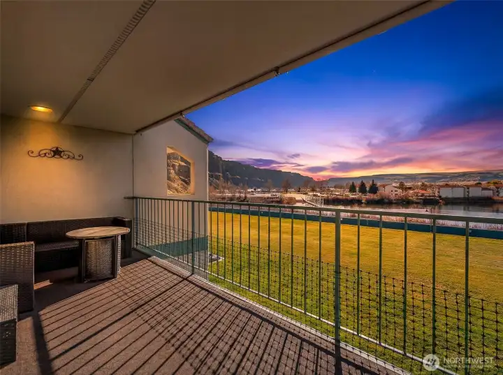 Spacious Deck Overlooking the Columbia River