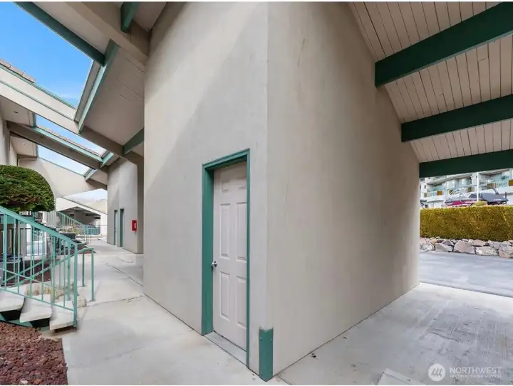 Secure Detached Finished 288sf Garage