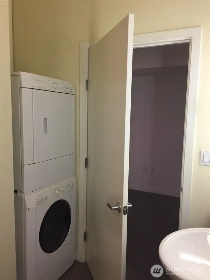Full size stack laundry included in sale