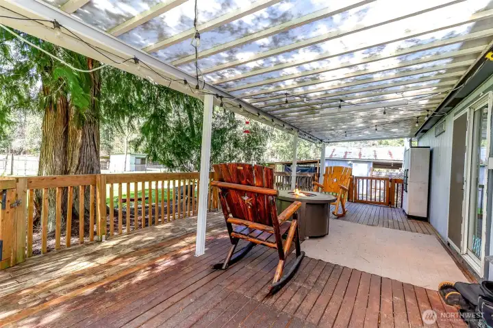 Light the Fire pit and enjoy quiet evenings all year round with the covered deck.