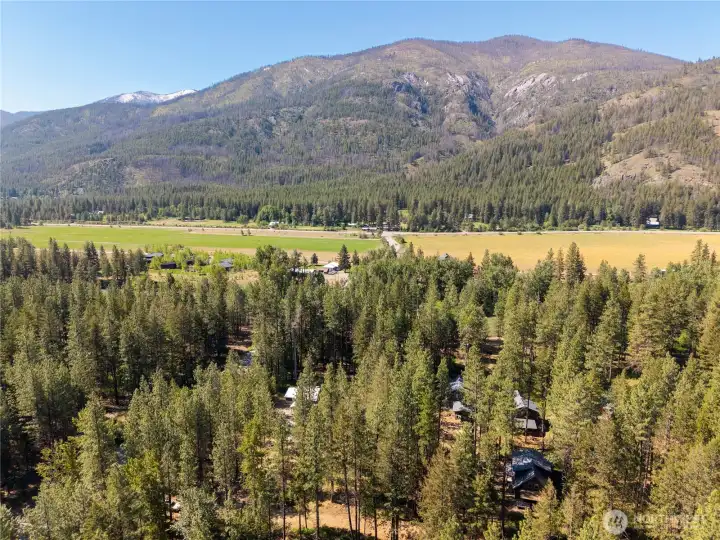 Mazama core location near store, pub and trailhead